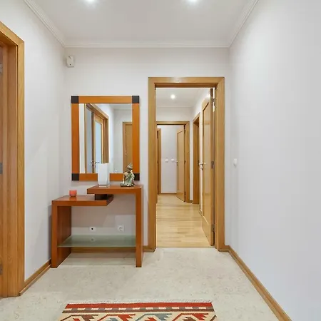 Big Sunny Terrace 2bd Apart Parque Nacoes-lisbon Appartamento *