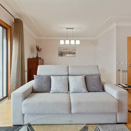 Big Sunny Terrace 2bd Apart Parque Nacoes-lisbon Appartamento