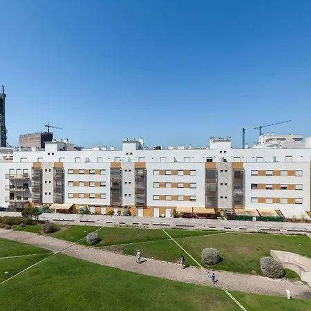 Big Sunny Terrace 2bd Apart Parque Nacoes-lisbon * Lisbona
