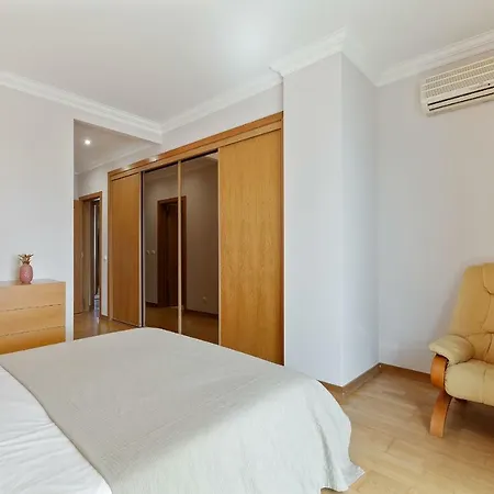 Apartment Big Sunny Terrace 2bd Apart Parque Nacoes-lisbon
